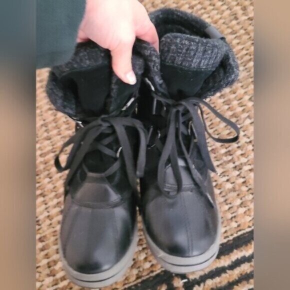 LONDON FOG Women's Waterproof Black Grey Suede Knit Lace Up Ankle Winter Boots 6 - Picture 6 of 8